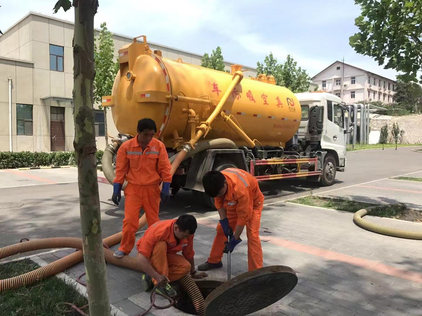 济宁化粪池清理与5-8吨吸粪车施工效率分析